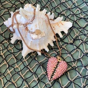 Betsey Johnson Heart Necklace 🖤